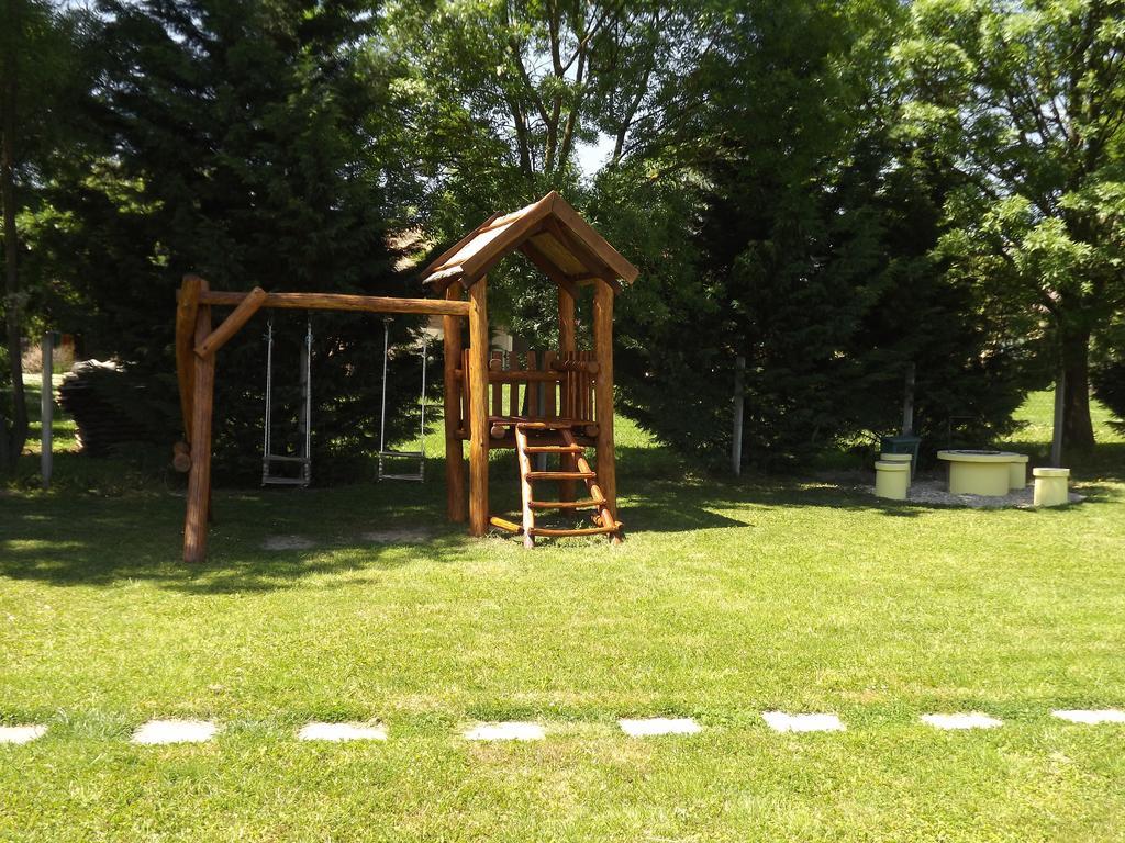 Gyulai-Fuerdo-Apartman Ii. Номер фото
