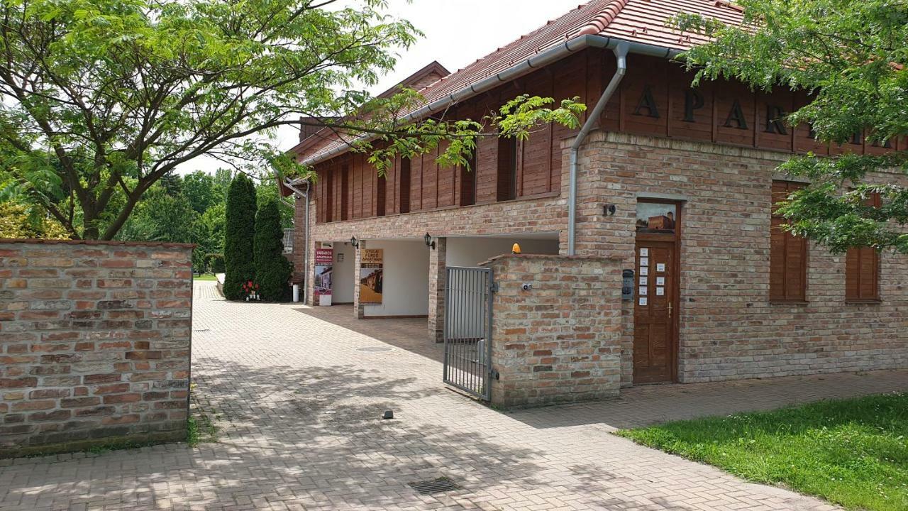 Gyulai-Fuerdo-Apartman Ii. Екстер'єр фото